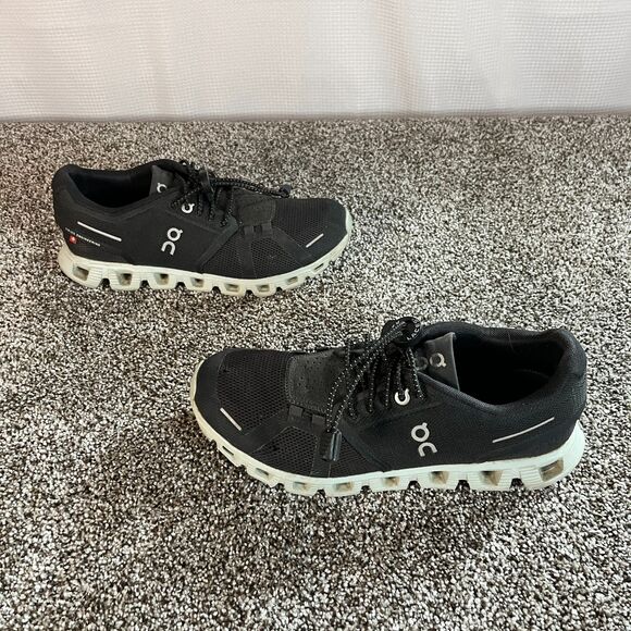On Running Cloud 5 Running Shoes Size 8.5 Womens Black Comfort Trainers - Picture 1 of 6